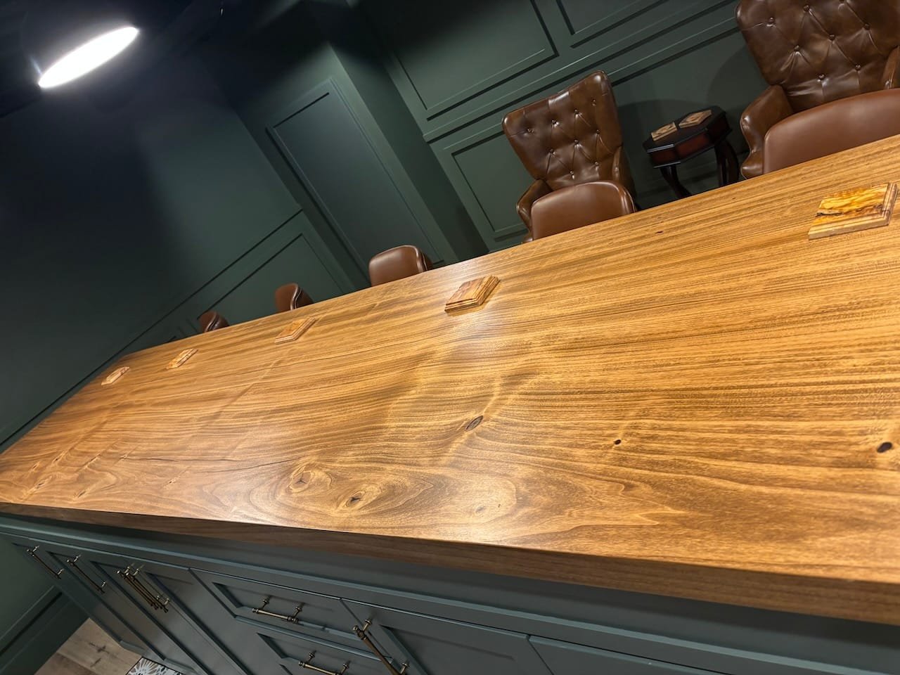 ✨ Custom Bars & Handcrafted Bar Tops: A Growing Trend in NEO