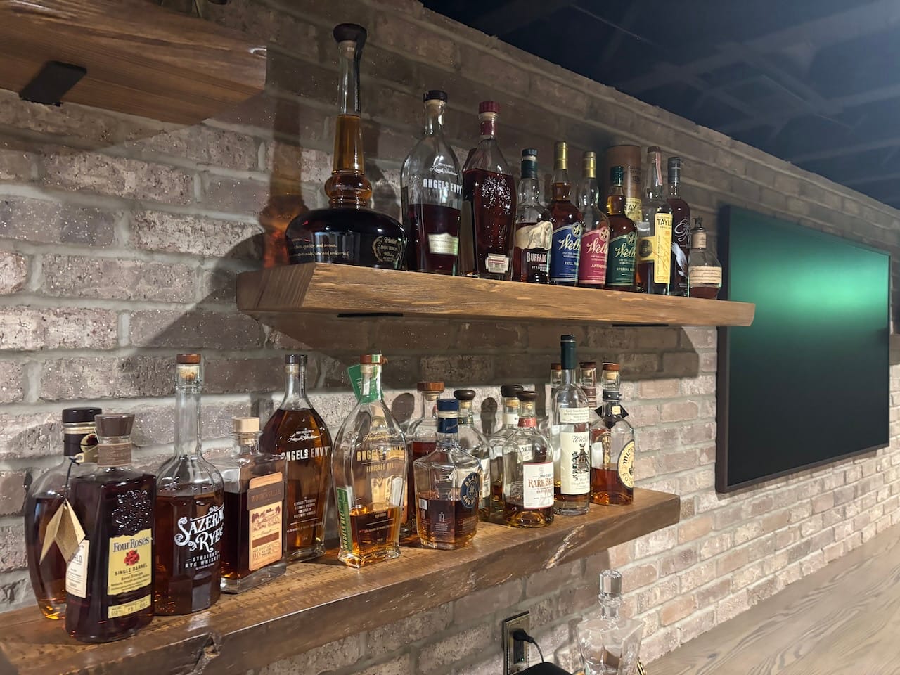 Custom Live-edge floating shelves by Mr.Countertops