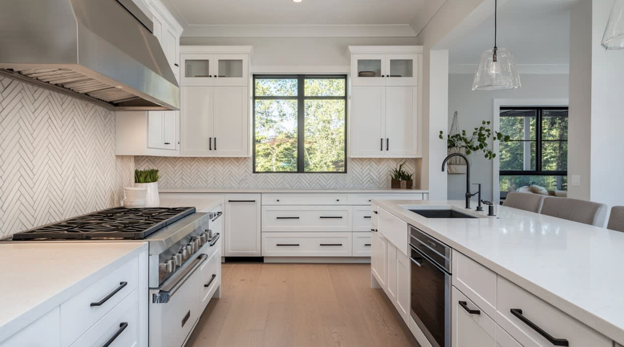 Kitchen Remodel featuring seamless custom countertops with seamless integrated sink and coved backsplash in Cleveland OH | Mr.Countertops