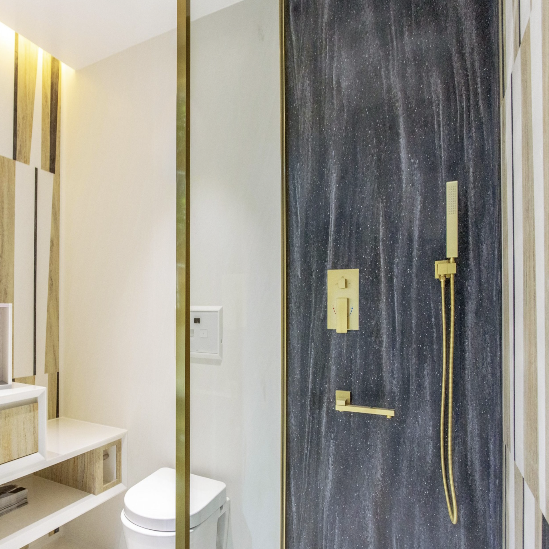 Modern Bathroom with seamless wall cladding